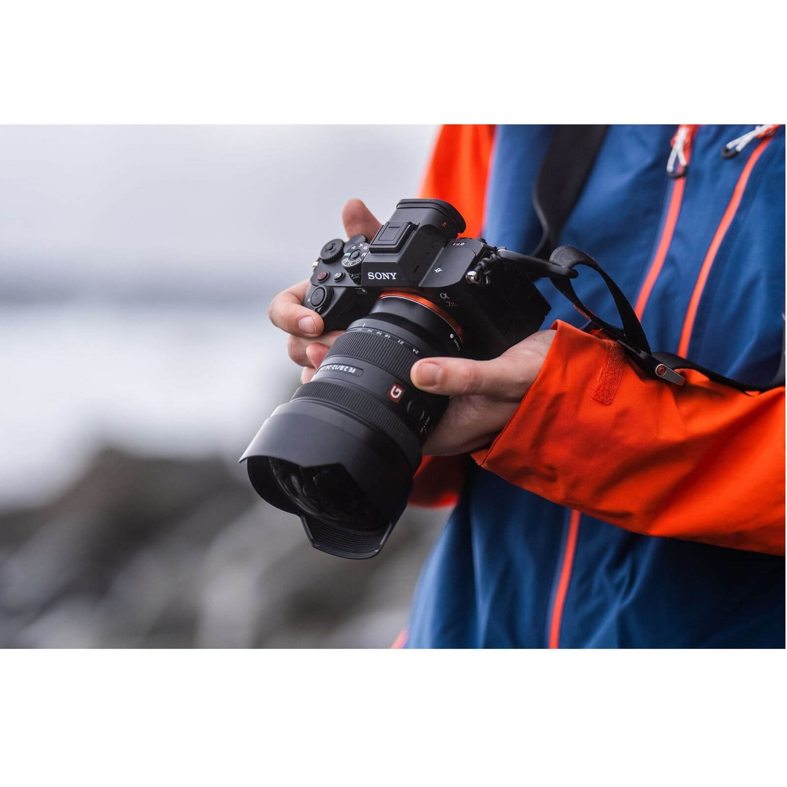 Sony A7R V Body Aparat Foto Mirrorless Full Frame 61 MP, Video 8K, Procesor AI, Stabilizare 8 Stopuri, Ecran 4 Axe, Negru - imagine 4