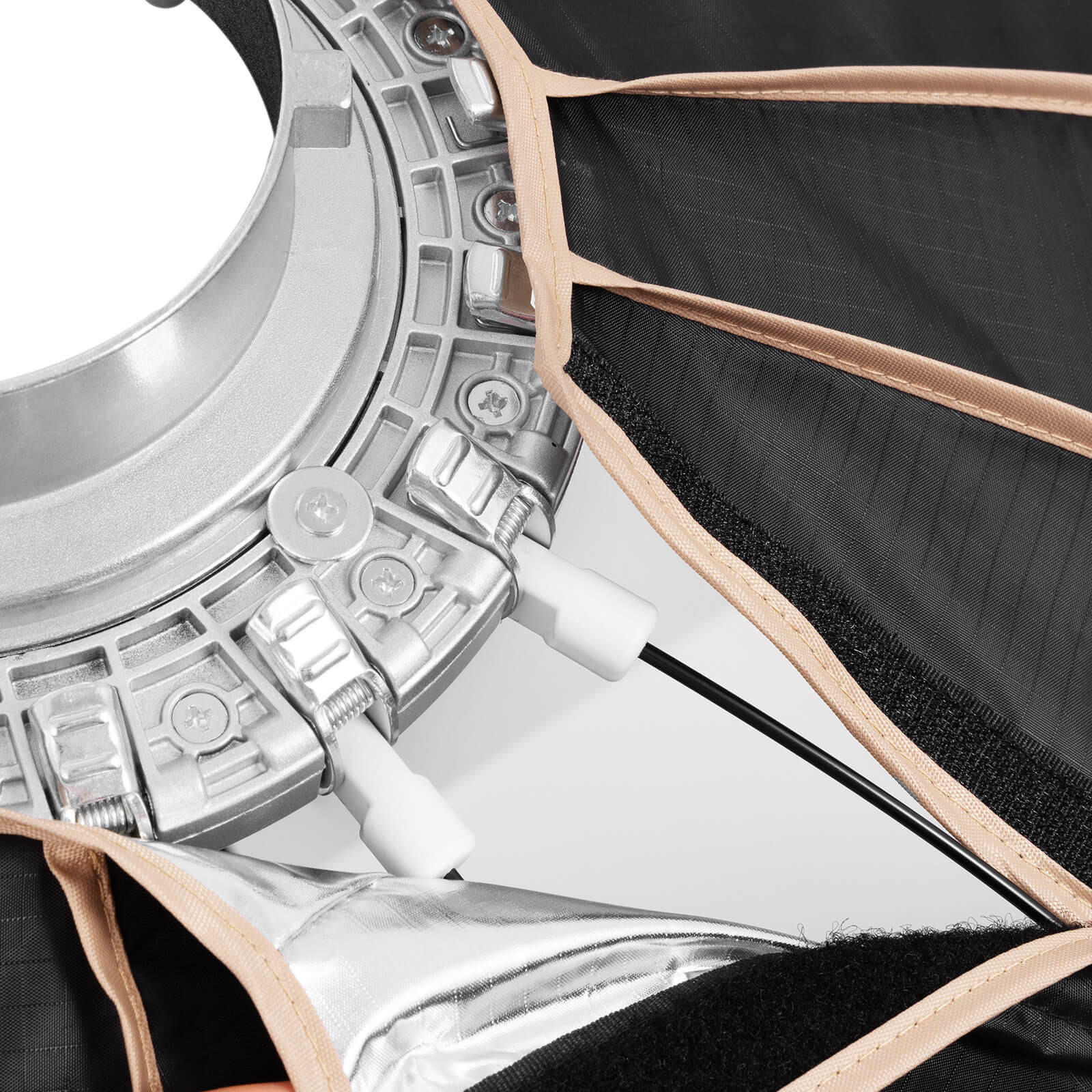 Zhiyun Softbox Parabolic 90D 90 cm, Montura Bowens, Quick Setup 16 Tije, Include Grid si 2 Difuzii, Pentru Studio si Interviu - imagine 9