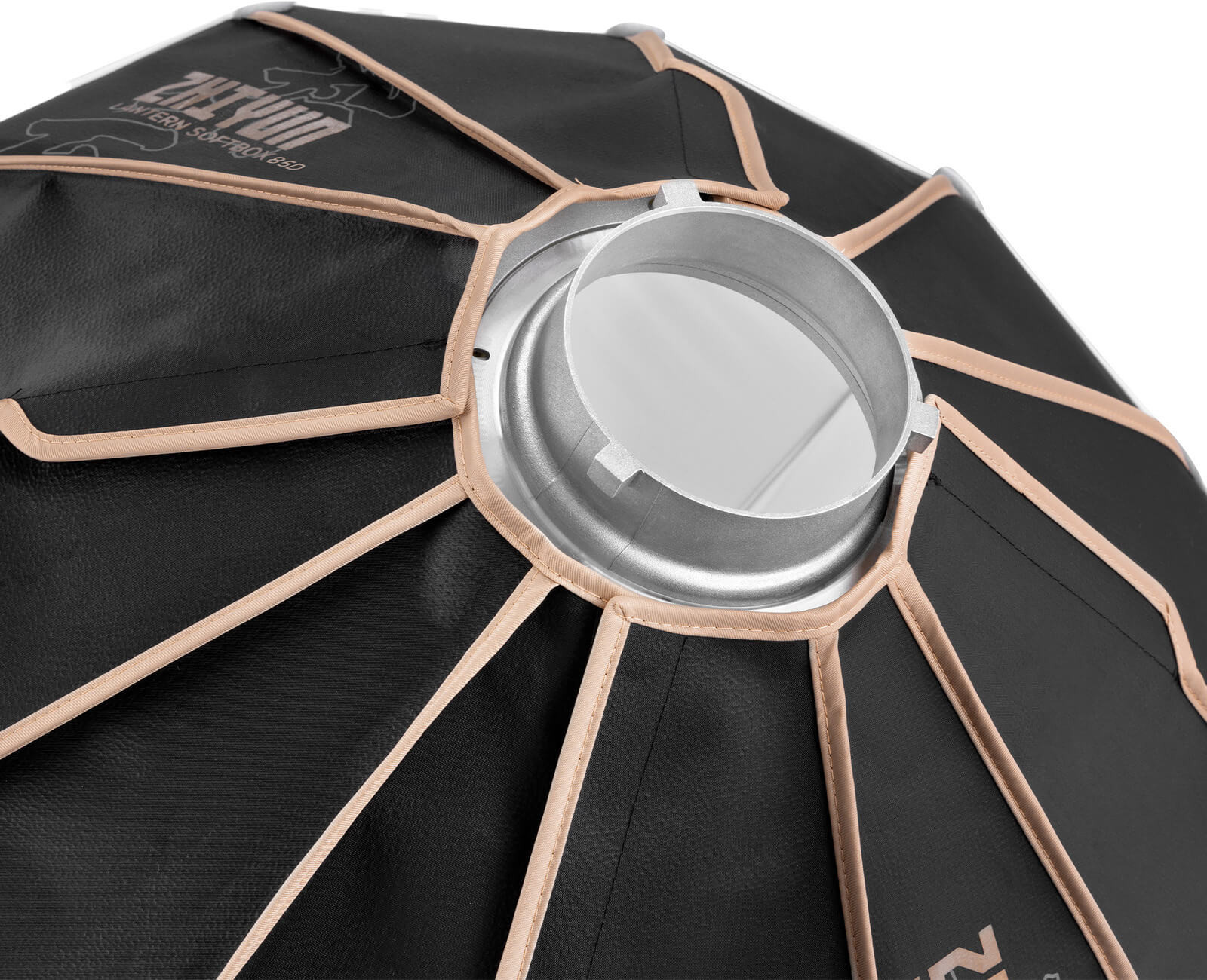 Zhiyun Softbox Lantern 85D 85 cm, Montura Bowens, Unghi 360 Grade, Include Fusta Control (Skirts), Sistem Quick Setup - imagine 4