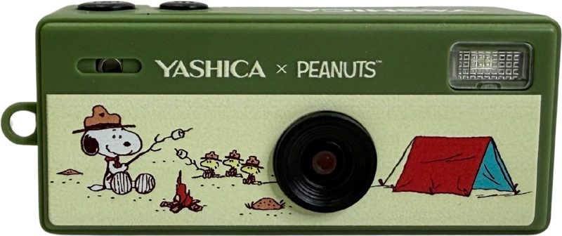 YASHICA Funtastic Snoopy's Summit, Mini-Camera Breloc, Senzor CMOS 1MP, Ecran Rotativ 180°, Rezolutie 1440x1080, USB-C