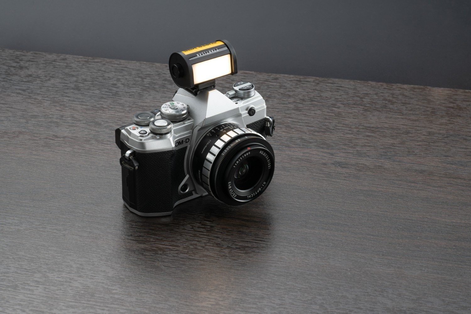Lumină LED TTArtisan în stil vintage, design inspirat de film foto. - imagine 21