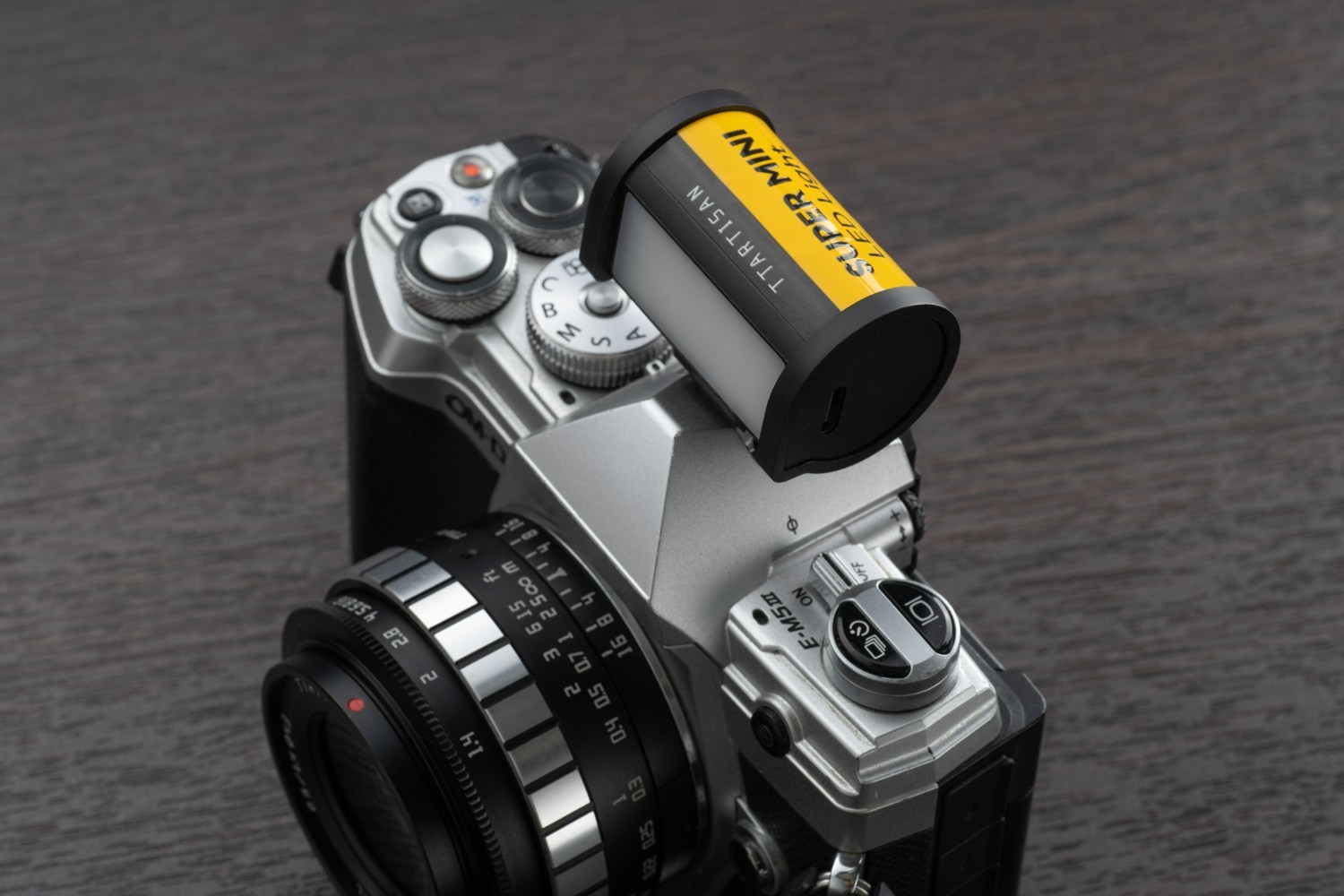Lumină LED TTArtisan în stil vintage, design inspirat de film foto. - imagine 23