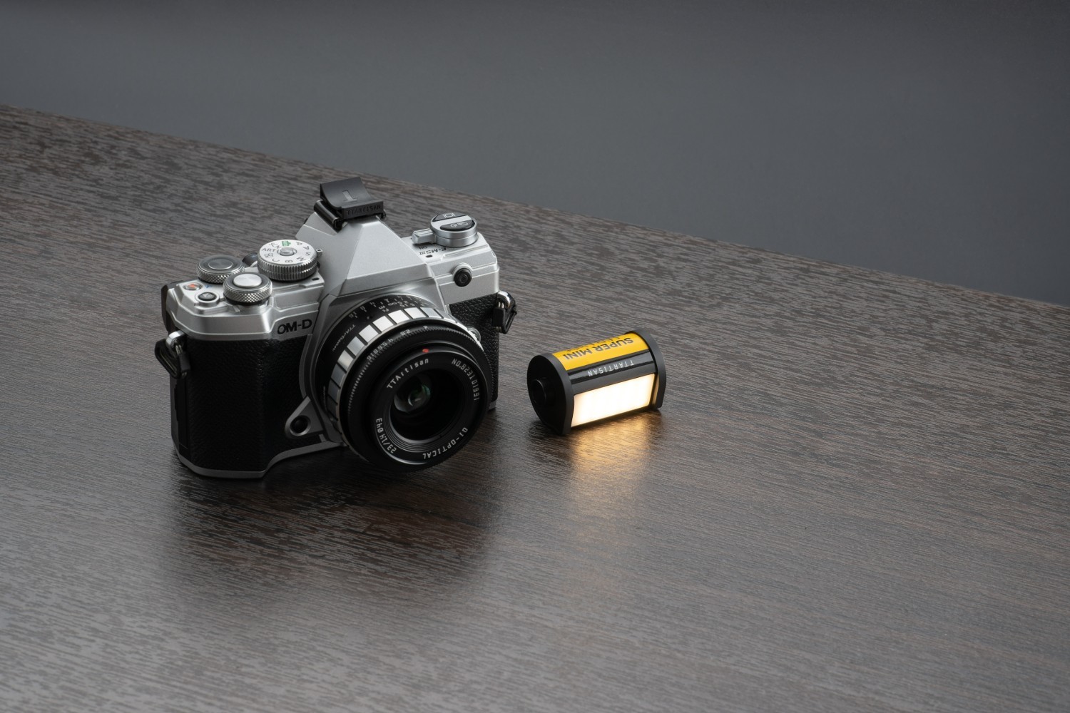 Lumină LED TTArtisan în stil vintage, design inspirat de film foto. - imagine 24