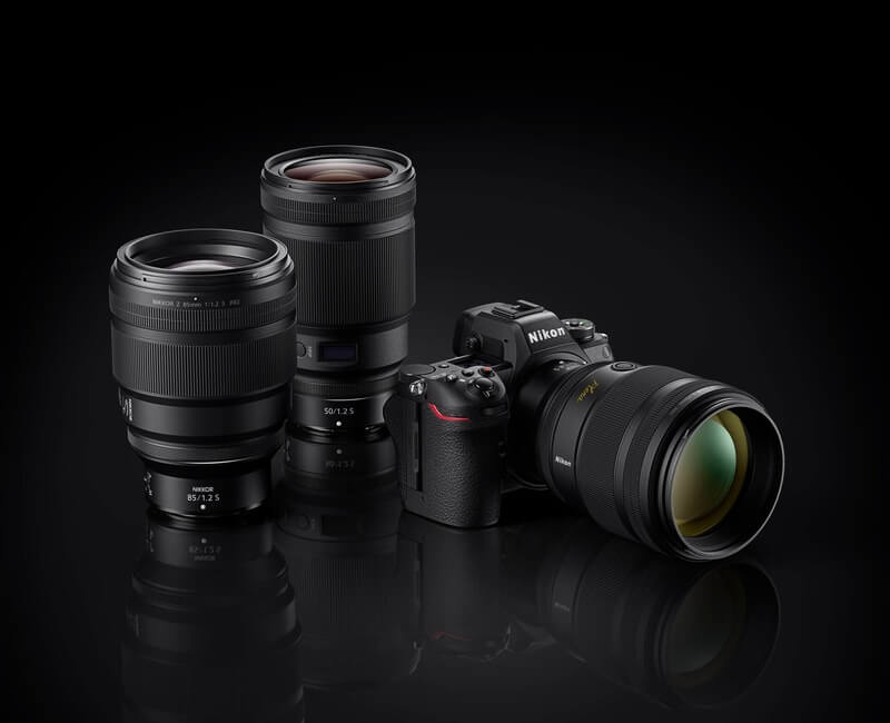 aparat foto mirrorless nikon z6iii kit obiectiv 24-200mm vr full frame