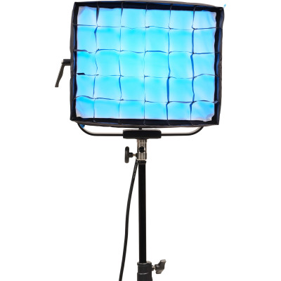 panou led nanlite alien 150c montat cu softbox si grila