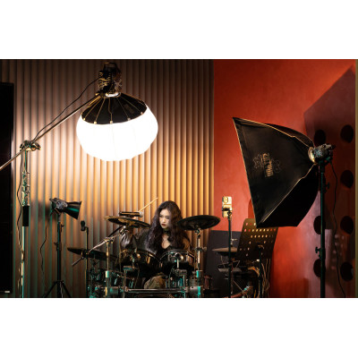 Avatar-Shop|Zhiyun Molus B300 COB Light Lampa LED, 300W, Bi-Color 2700K-6500K, 12400 Lux, Montura Bowens|Zhiyun