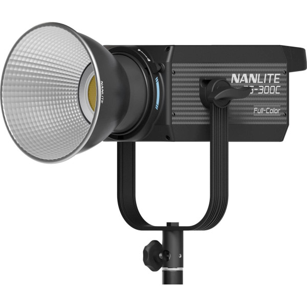 Nanlite FS-300C Lampa Video LED RGBW Studio, Putere 300W, Temperatura culoare 2700K-7500K, Montura Bowens