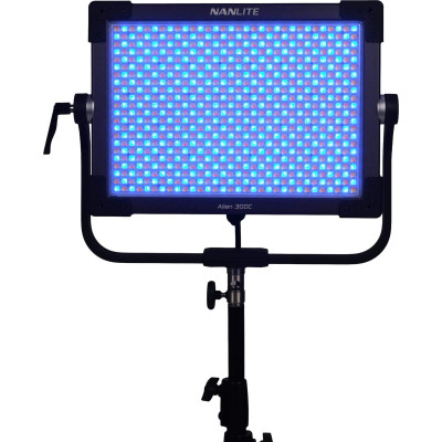 Lampa LED Nanlite Alien 300C rezistenta la apa IP55 pentru exterior