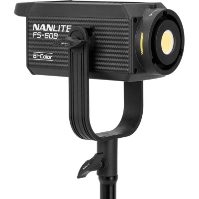 Nanlite FS-60B cu adaptorul de montura Bowens inclus instalat