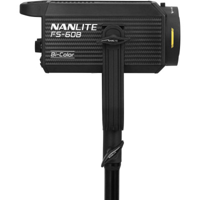Detaliu ecran OLED de 1.3 inch si butoane control Nanlite FS-60B