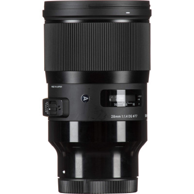 obiectiv sigma 28mm f1.4 montat pe camera sony mirrorless full frame profesionala