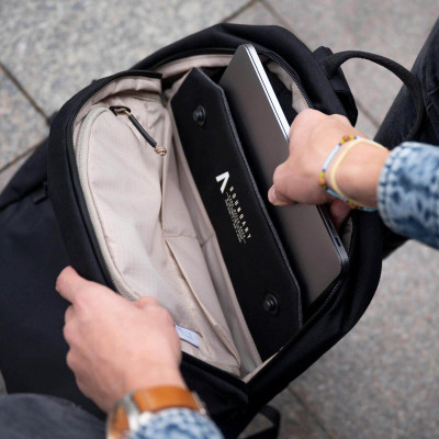 Boundary Rennen Classic Daypack Rucsac Laptop 22 l, Compartiment 16-17", Impermeabil YKK, Negru