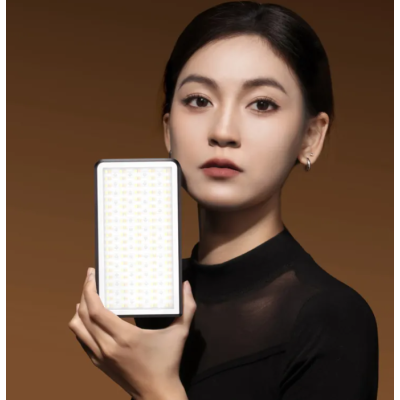 Avatar Shop|Ulanzi LM-P40RGB Lampa Video Portabila, Putere 40W, RGB, 2700K-6500K, CRI 96+, Baterie 37Wh|Ulanzi