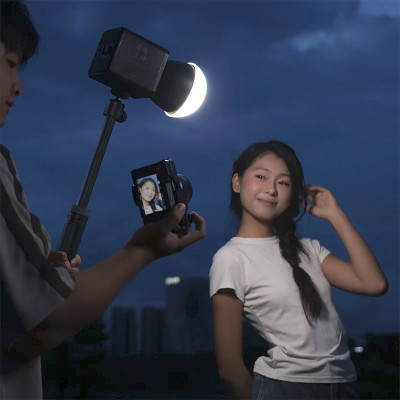 Avatar Shop|Ulanzi TT24 Selfie Stick si Trepied cu Sistem Cka, Cap Bila 360 Grade, Inaltime 1.48m, Sarcina 1kg, Greutate 360g|Ulanzi