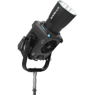 Avatar Shop|NANLUX Evoke 900C Spot Light cu Flight Case, Montura NL, CCT 1800K-20000K, 12940 lux@3m, IP55, RGBLAC|Nanlux