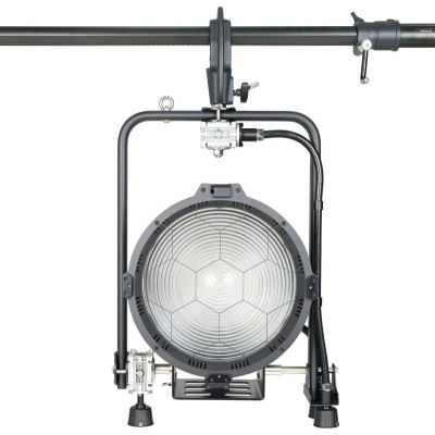 Avatar Shop|Nanlux FL-35 Yoke cu Lentila Fresnel, Actionare cu Prajina, Pentru Evoke 1200/1200B, Barndoors 4 Cai, Focalizare si Pan/Tilt|Nanlux