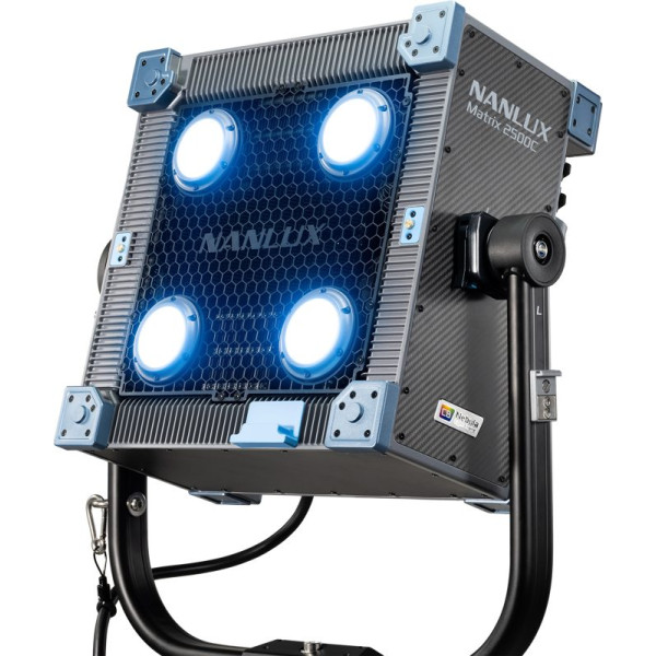 NANLUX Evoke Matrix 2500C, Spot Full-Color, 2500W, Nebula C8, CCT 1000K-20000K, Fresnel Motorizat, IP66