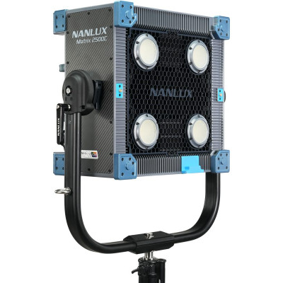 Avatar Shop|NANLUX Evoke Matrix 2500C, Spot Full-Color, 2500W, Nebula C8, CCT 1000K-20000K, Fresnel Motorizat, IP66|Nanlux