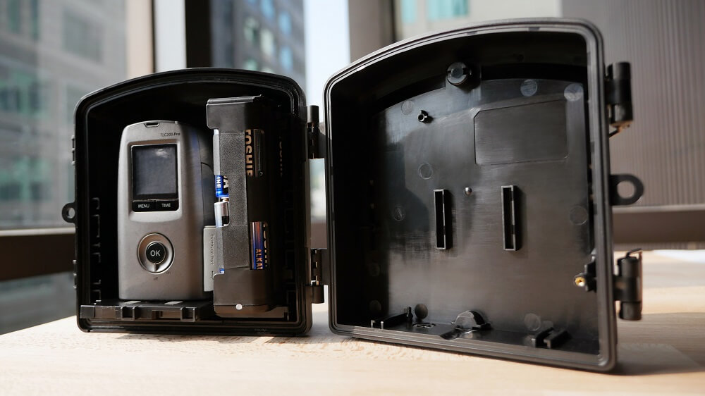 interior carcasa brinno ath2000 sloturi 16 baterii aa