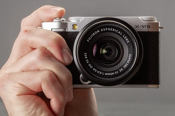 ecran tactil articulat fujifilm x-m5 silver kit vlogging si conectivitate smartphone xapp