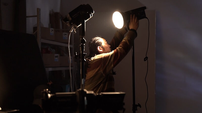 proiector nanlite forza 60b ii cu lentila fresnel fl-11 si battery grip