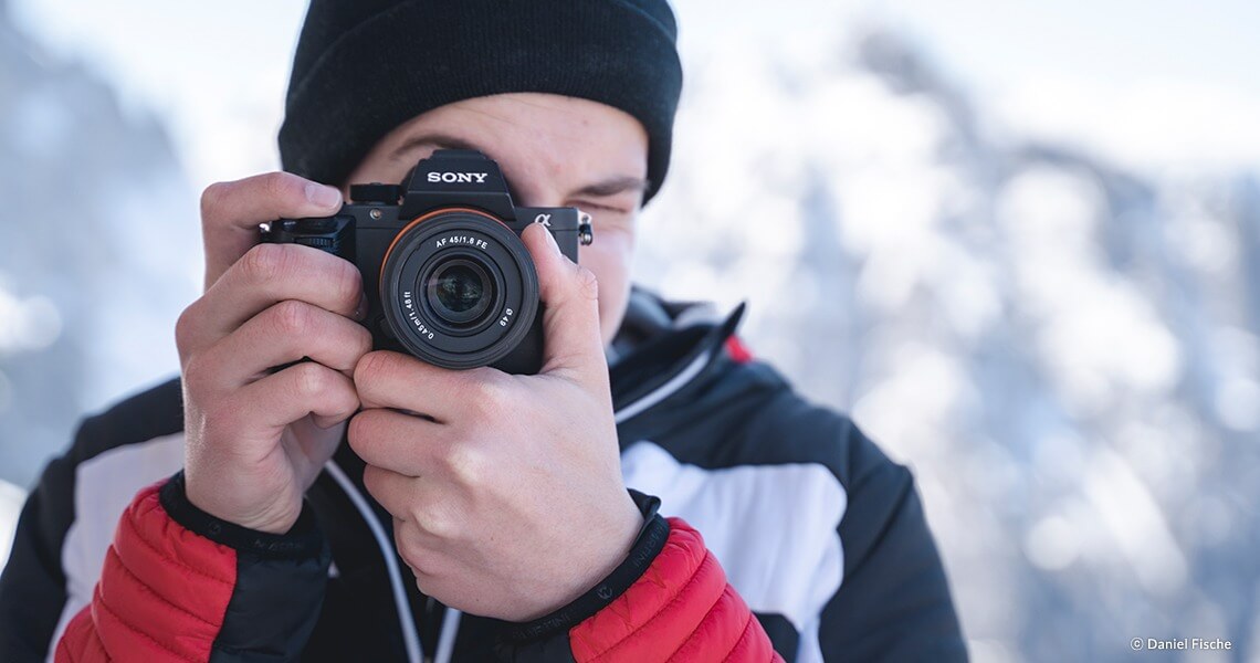 samyang af 45mm f1.8 fe sony pe camera compacta