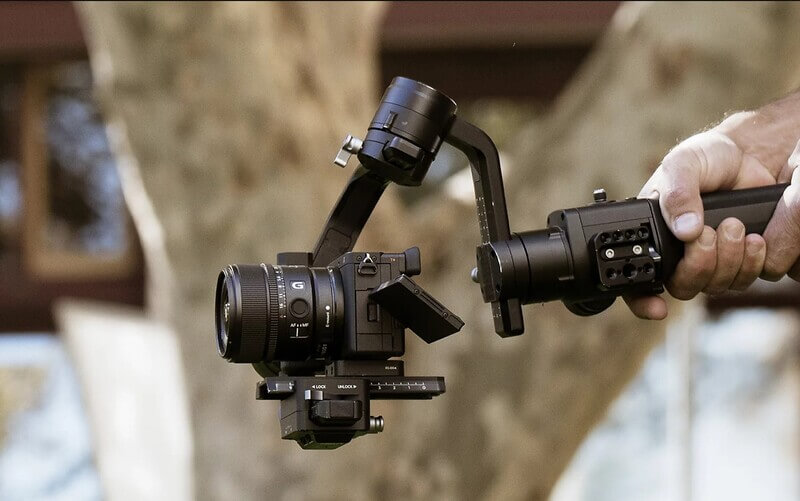 sony a6700 ecran tactil articulat vlogging streaming 4k usb-c