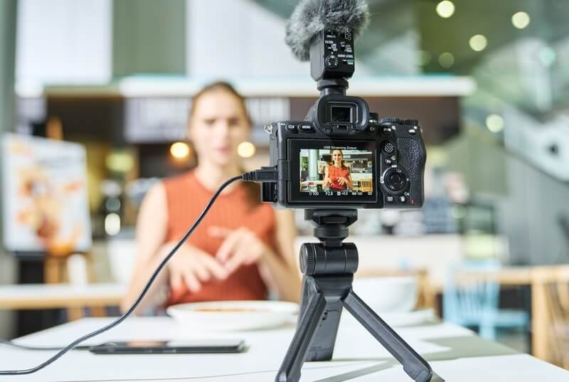 sony a7 iv ecran tactil articulat slot dual cfexpress tip a streaming live