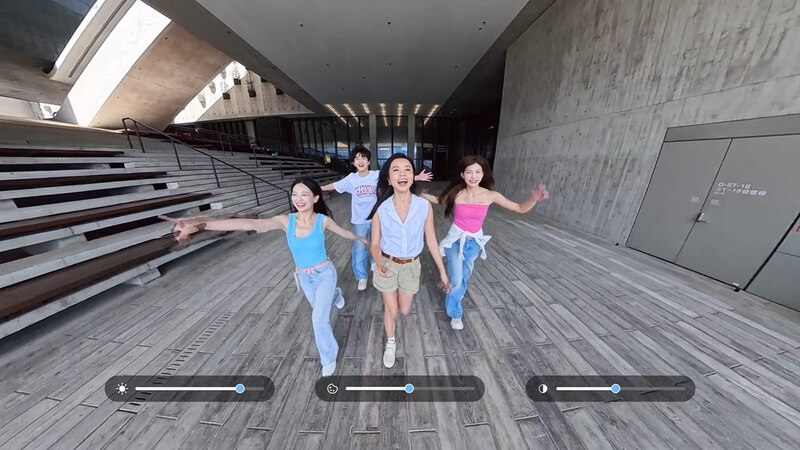 efect invisible selfie stick si reincadrare inteligenta video ai aplicatie insta360 x4 air