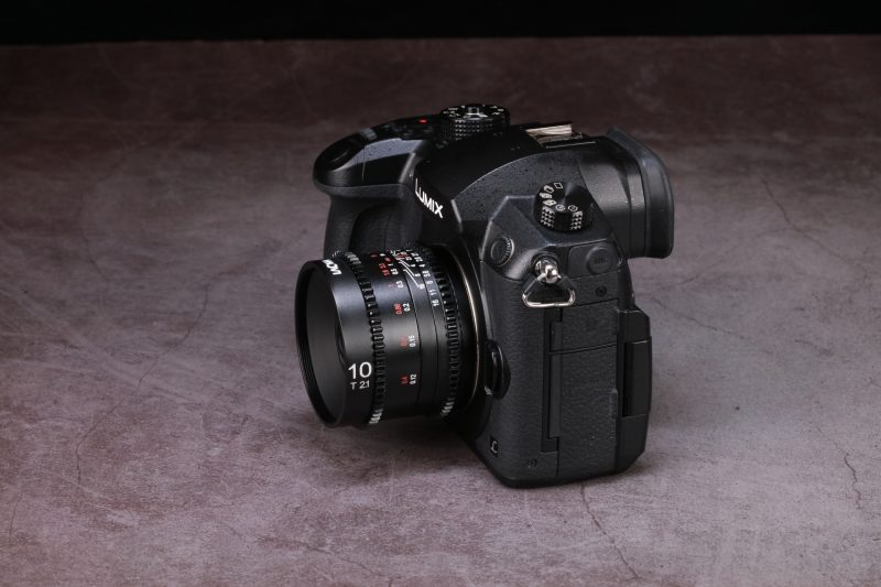 Laowa 10mm T2.1 Zero-D MFT Cine, Obiectiv Fix, Montura MFT, Unghi 96 Grade, Focalizare Manuala