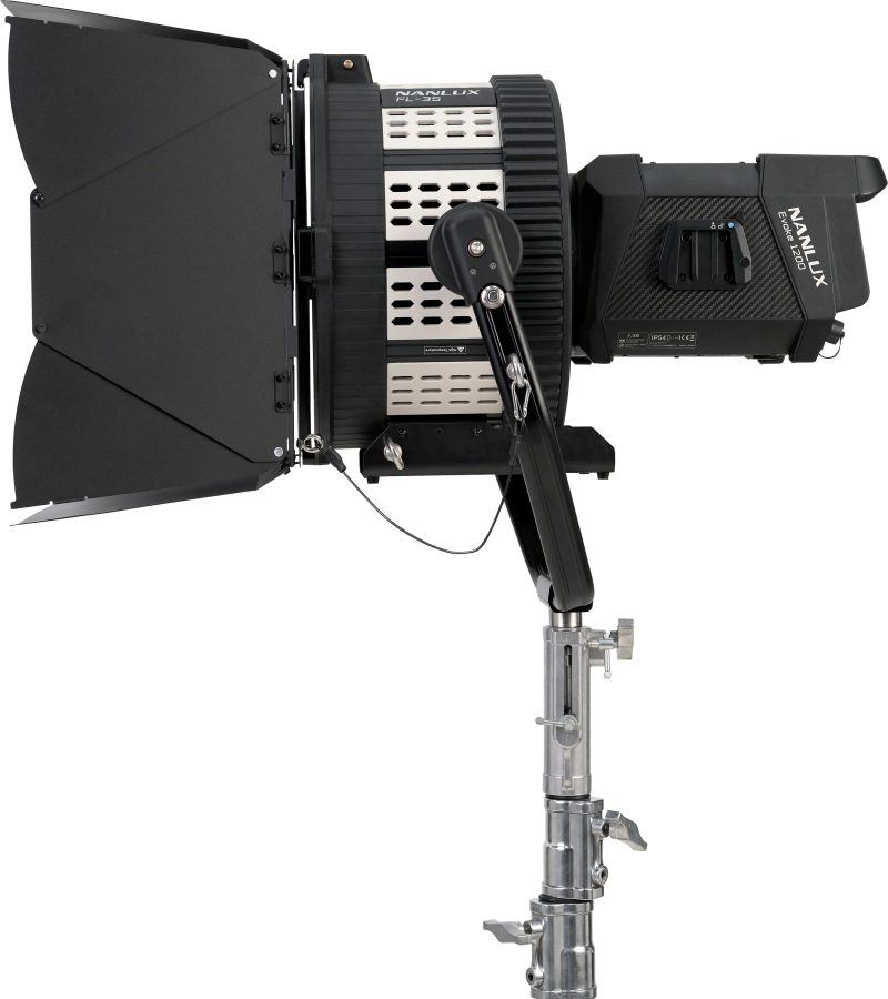 NANLUX FL-35YK Fresnel, Montura NL, Compatibil Evoke 1200, Unghi Fascicul 11-45 Grade, Jug Centrat