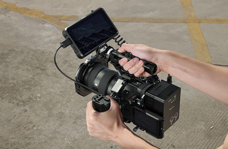 SmallRig 6703 Cage Kit pentru Sony Alpha 7R VI, Carcasa Protectie, Placa Arca-Swiss HawkLock, Sina NATO, Maner Superior