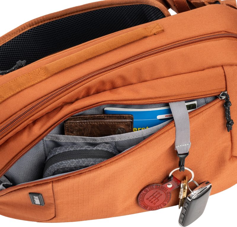 Think Tank TurnStyle 11L, Geanta Sling Foto, Negru, Buzunar Tableta, Sina Prindere Aparat, Materiale Reciclate