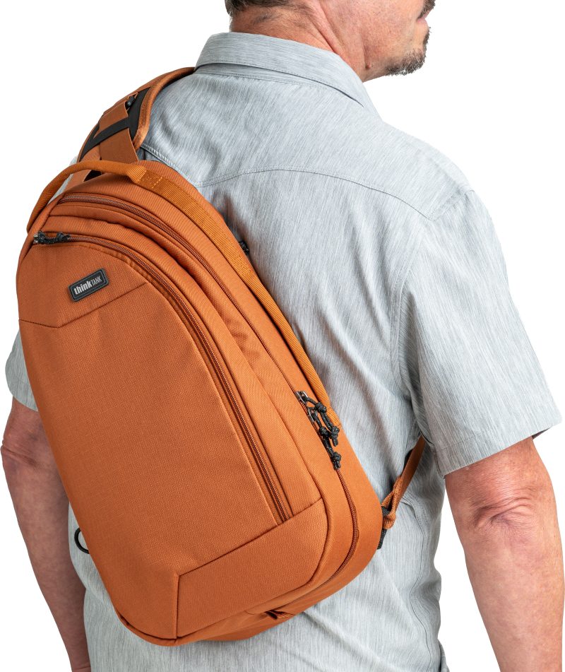 Think Tank TurnStyle 11L, Geanta Sling Foto, Negru, Buzunar Tableta, Sina Prindere Aparat, Materiale Reciclate
