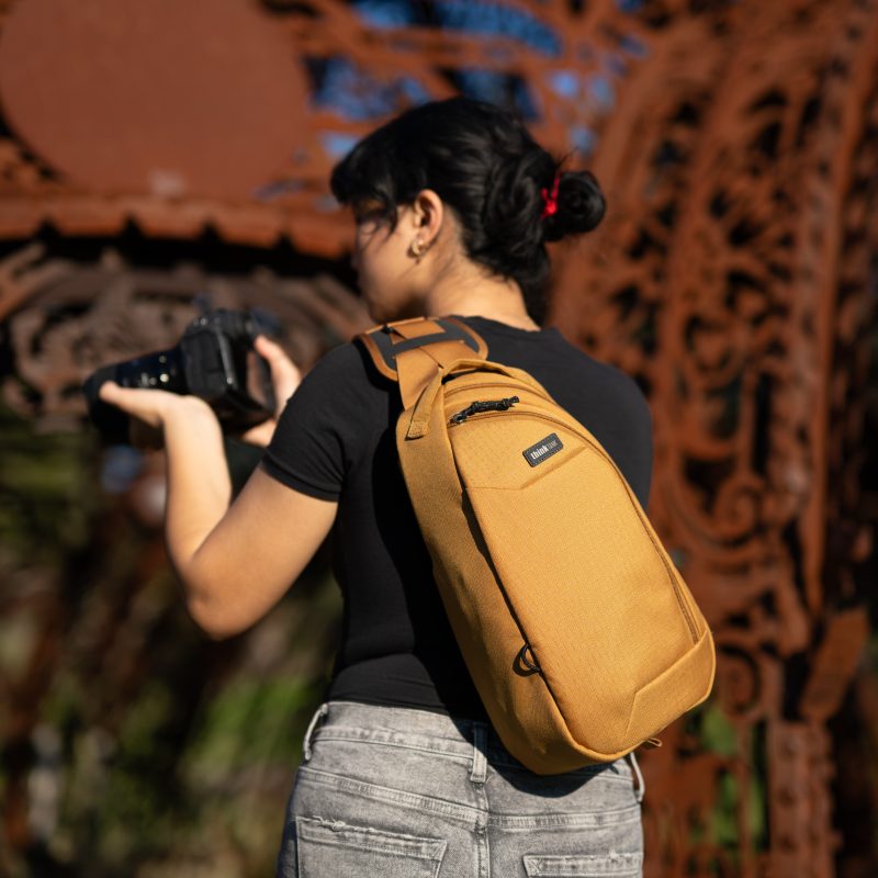 Think Tank TurnStyle 5L, Geanta Foto Sling, Urban Rust, Materiale Reciclate, Fermoare YKK RC Fuse