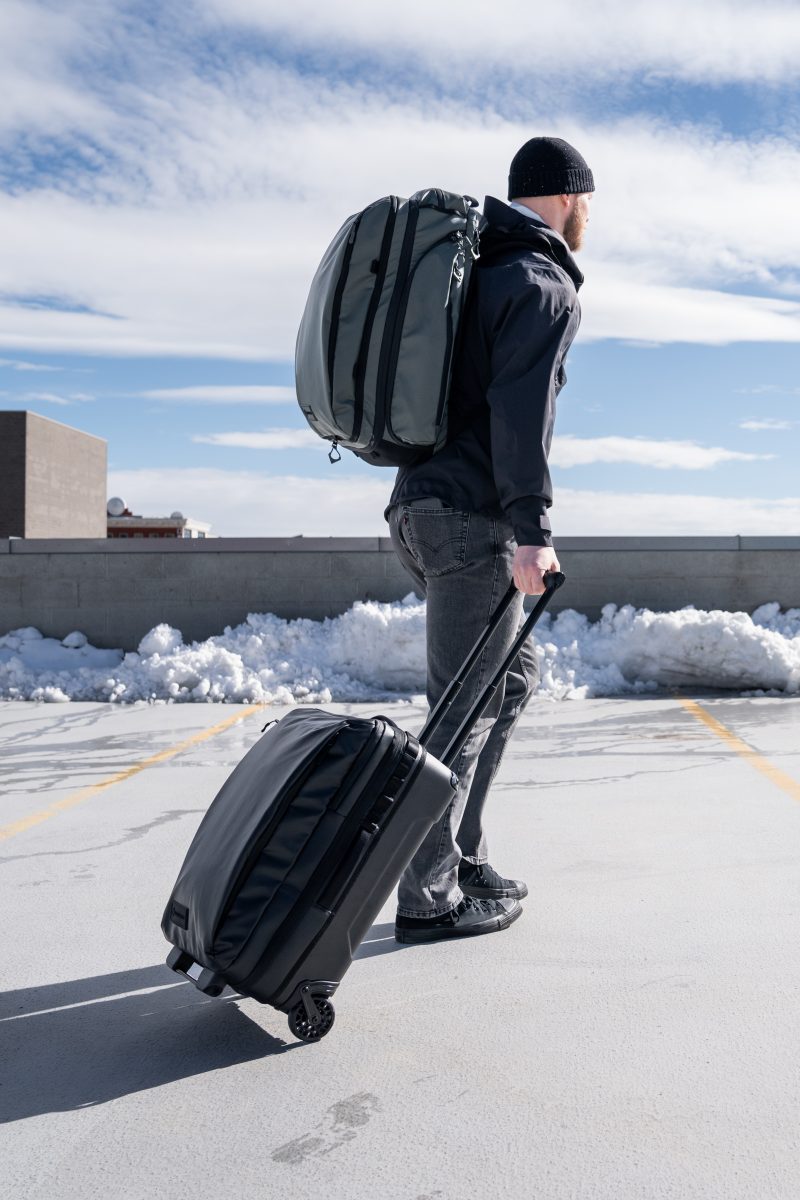 WANDRD Transit Travel Backpack 45L, Wasatch Green, Compatibil Bagaj de Cabina, Compartimente Dedicate Laptop si Tableta,
