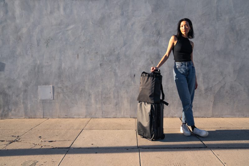 WANDRD Tote Backpack, Geanta Tote Transformabila in Rucsac, Husa Laptop Detasabila, Sistem Prindere Chei