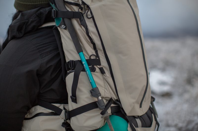 WANDRD FERNWEH 50L Rucsac Foto Drumetie, Culoare Tan, Marime M/L, Compatibil Camera Cube, Panou Dorsal Ventilat