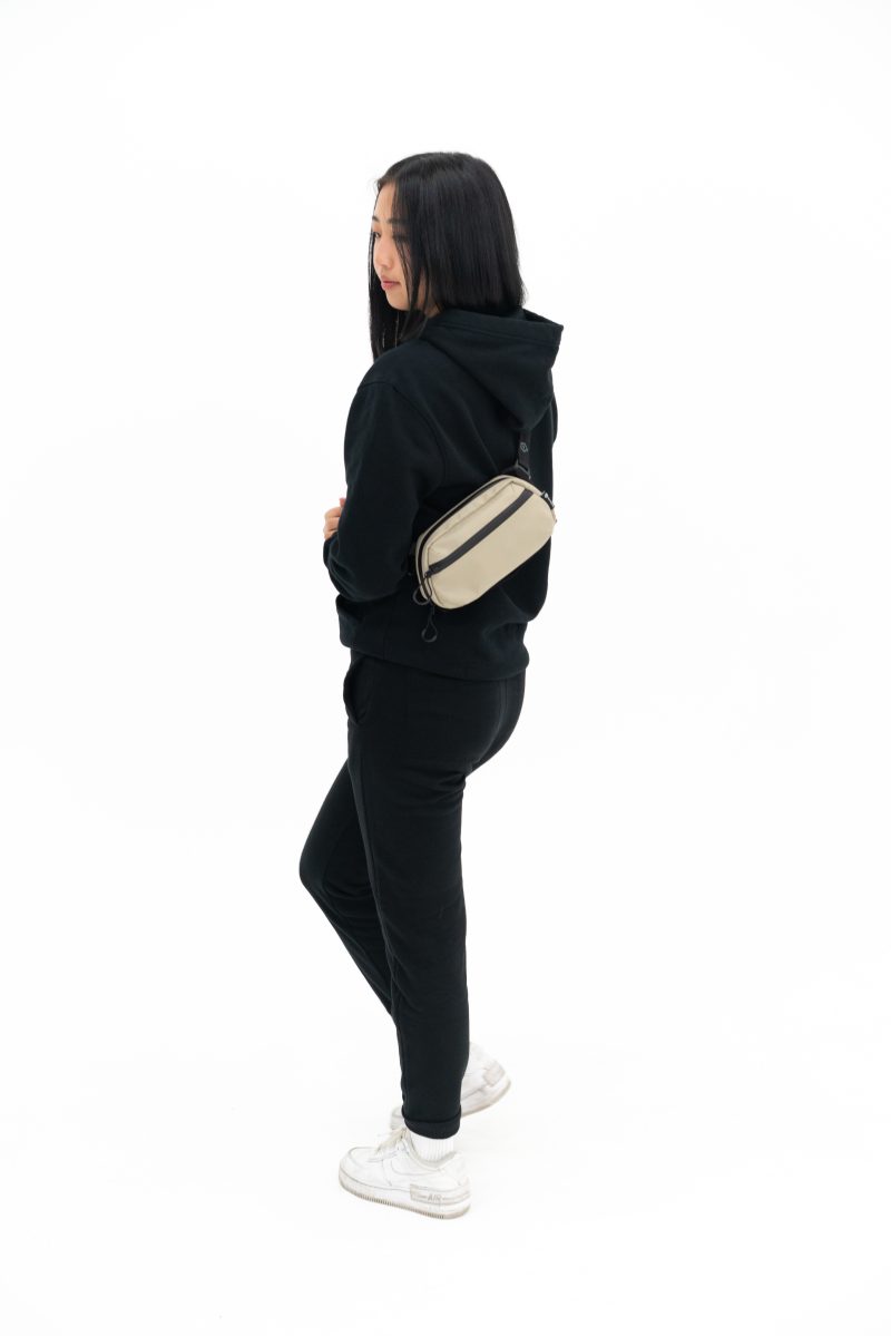WANDRD Tech Bag Medium Yuma Tan, Organizator Echipamente, Rezistent la Intemperii, Compatibil Carry Strap, Marime Medie