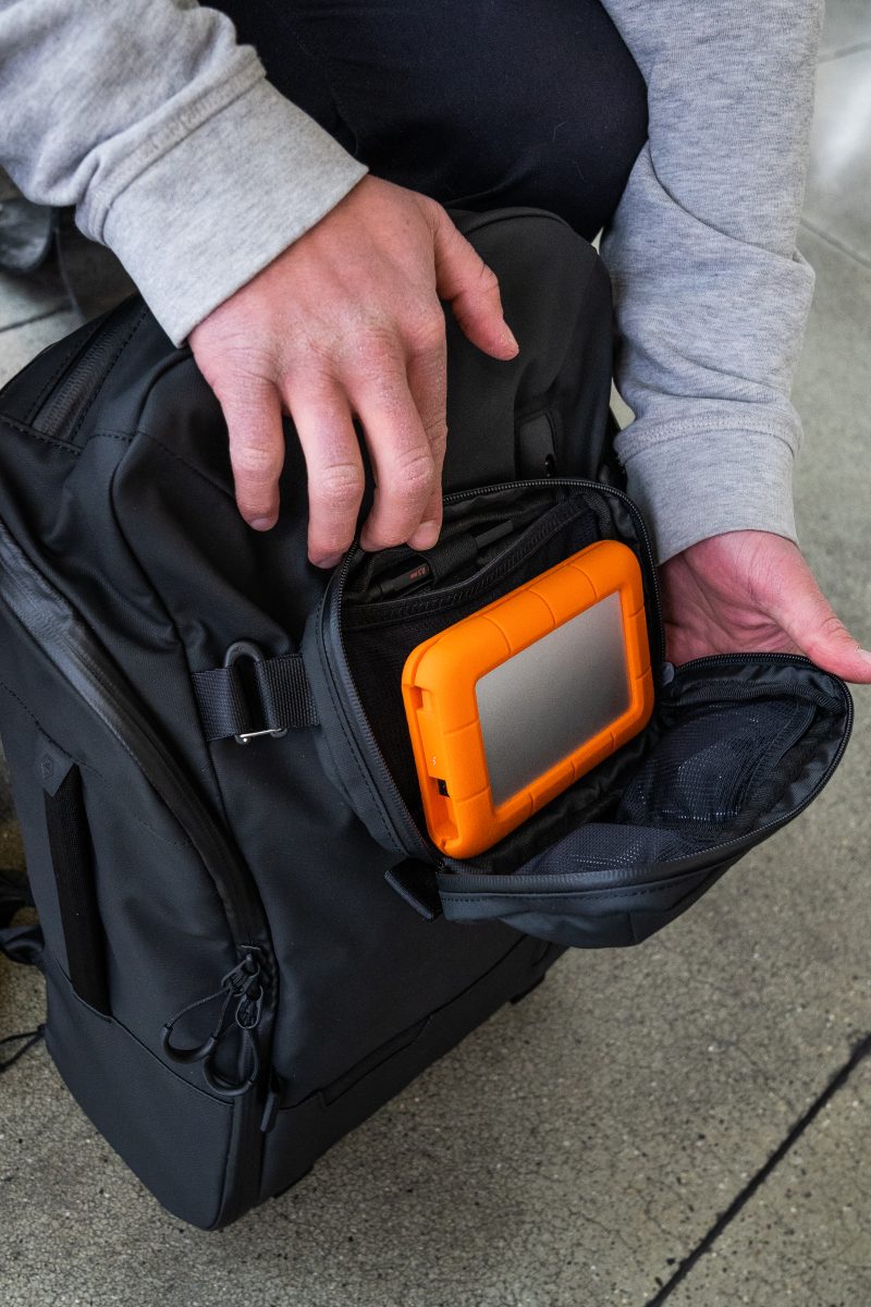 WANDRD Tech Bag Small Black 2.0, Organizator Tehnic, Marime Small, Rezistent la Intemperii, Compatibil Carry Strap