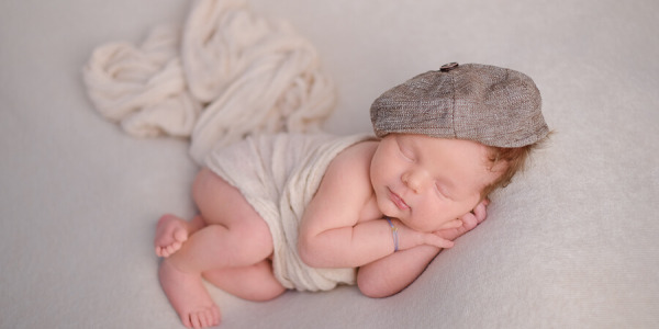 Lumini pentru fotografia de newborn: ce echipamente ai nevoie pentru fotografii de bebeluși reușite